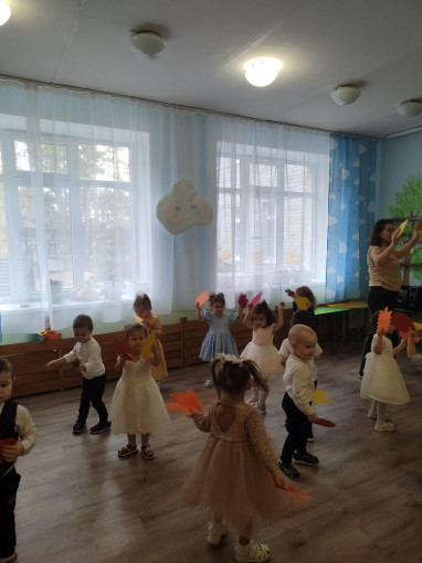 Осенний праздник Осенний праздник.